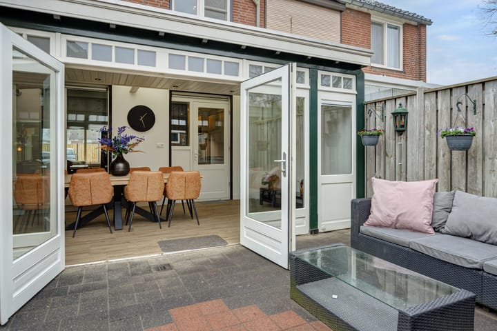 Photo 4 of Buizerdstraat 4