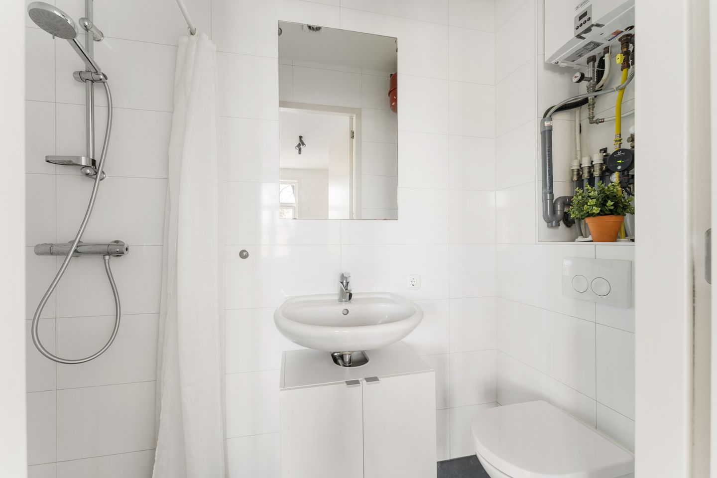 Foto 4 van Amsterdamsestraatweg 126-E