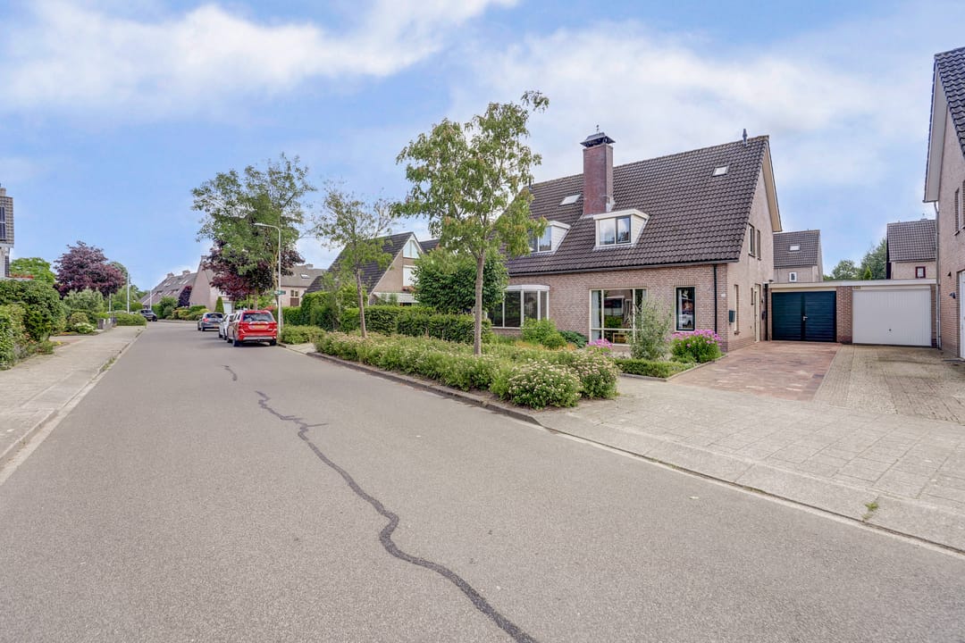 Photo 53 of Henschoterlaan 33
