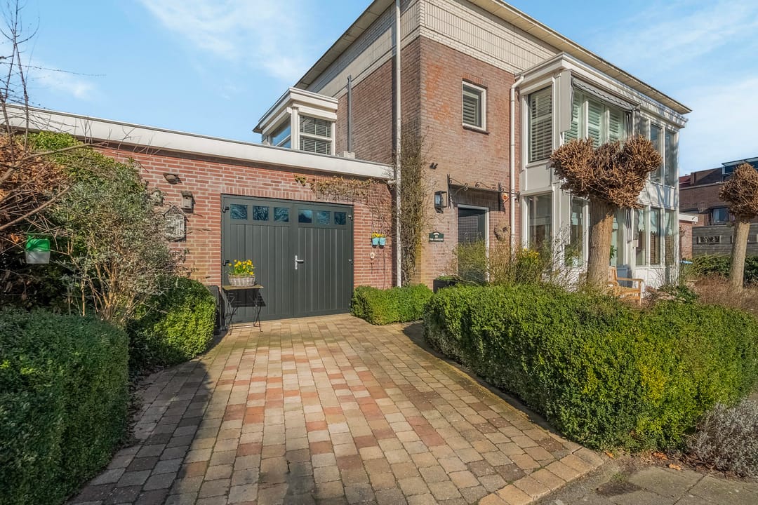 Foto 38 van Meerwedesingel 68