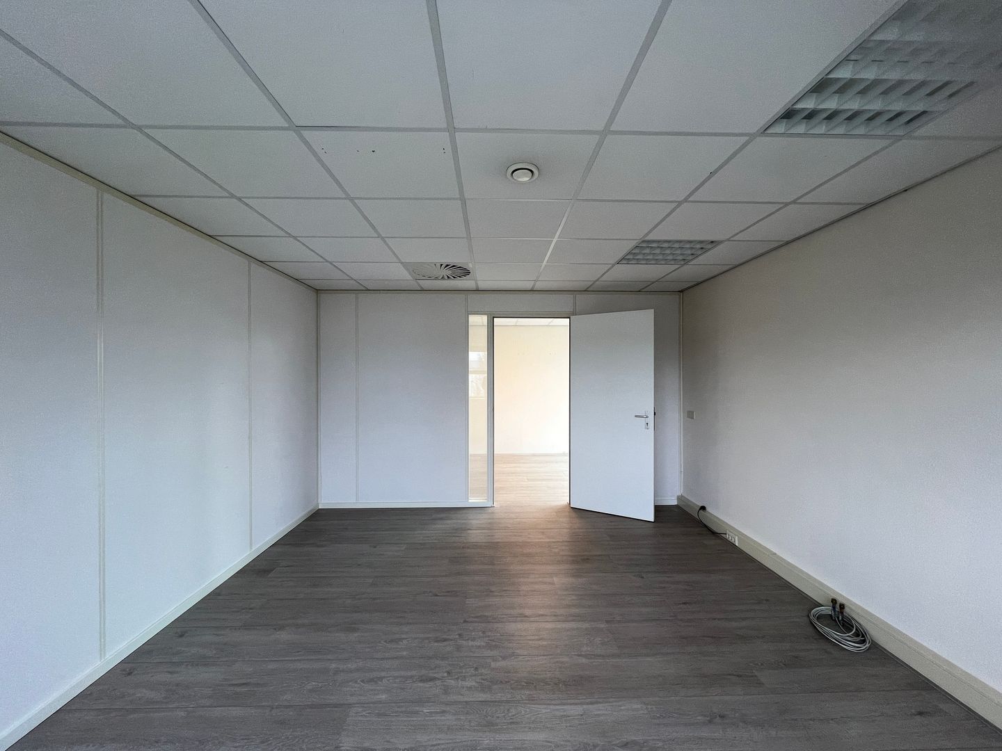 View photo 3 of Jadelaan 38