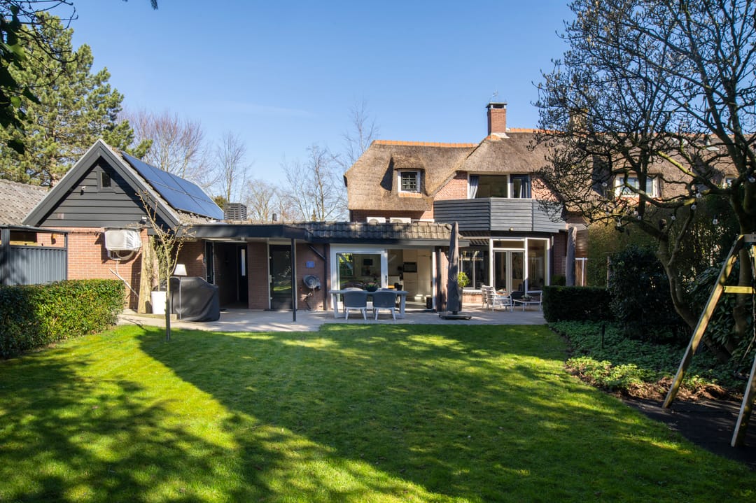 Photo 2 of Naarderstraat 23