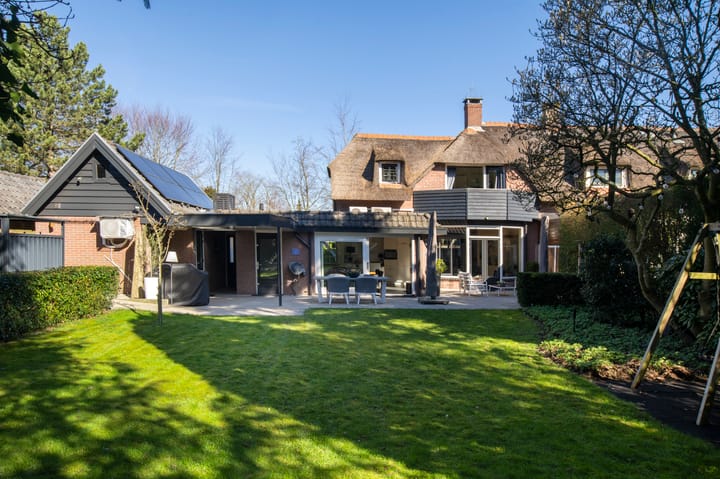 Photo 2 of Naarderstraat 23