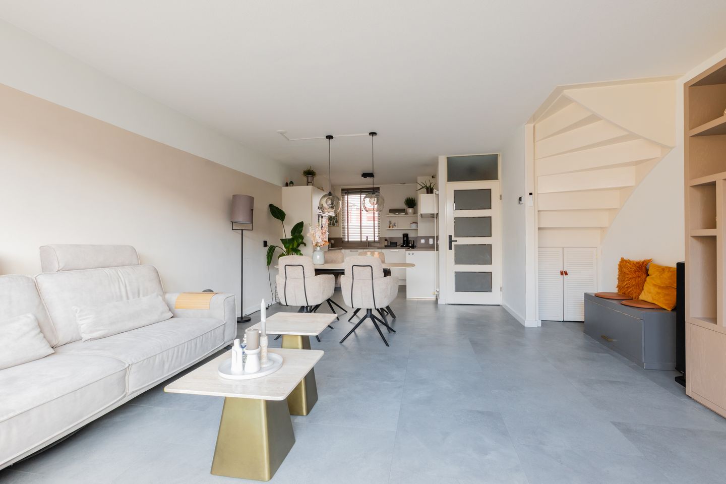 Photo 14 of Roer 272