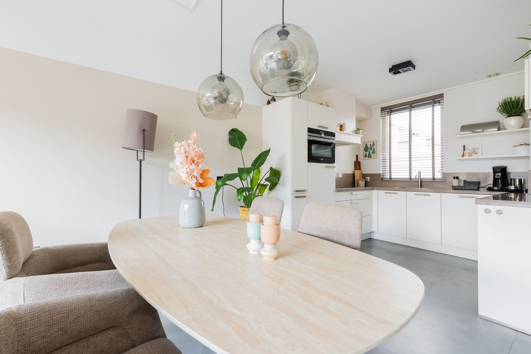 Photo 18 of Roer 272