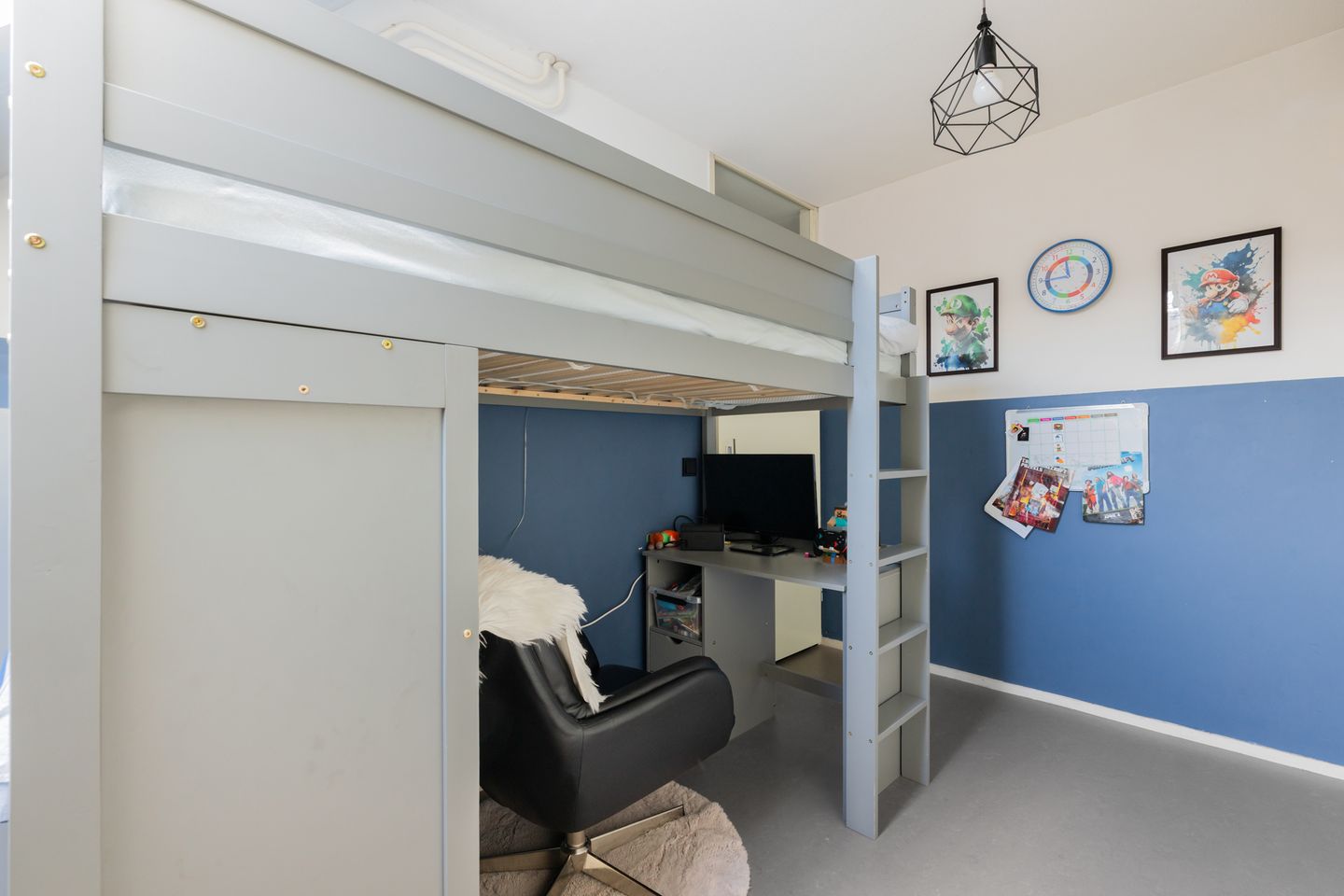 Photo 29 of Roer 272