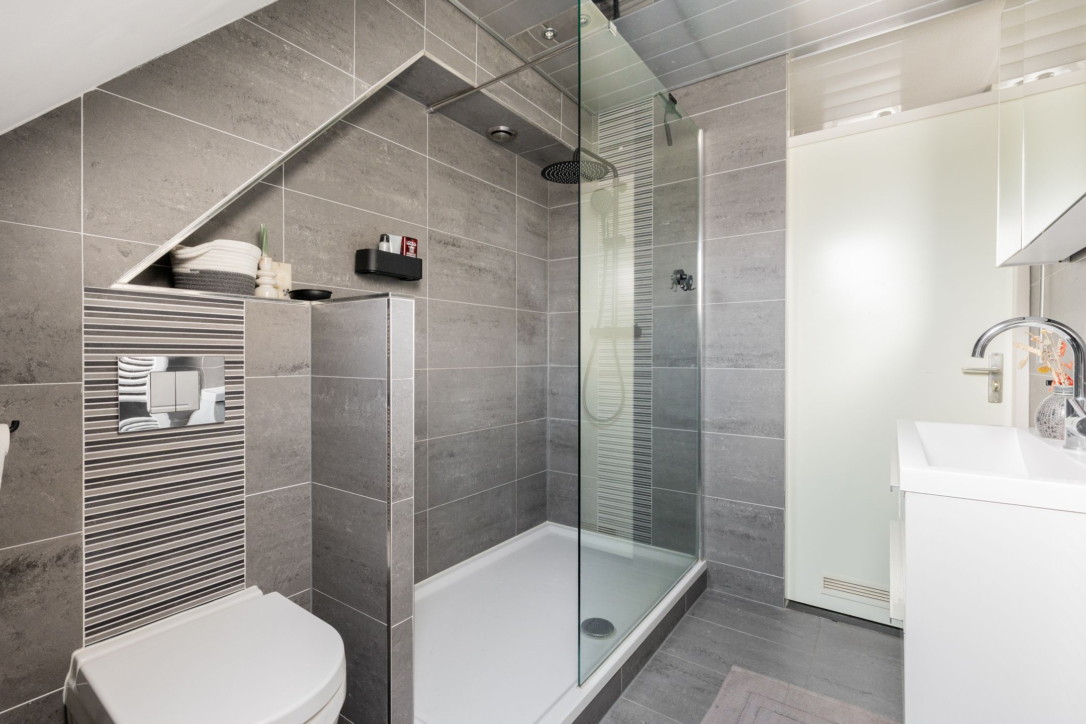 Photo 30 of Roer 272