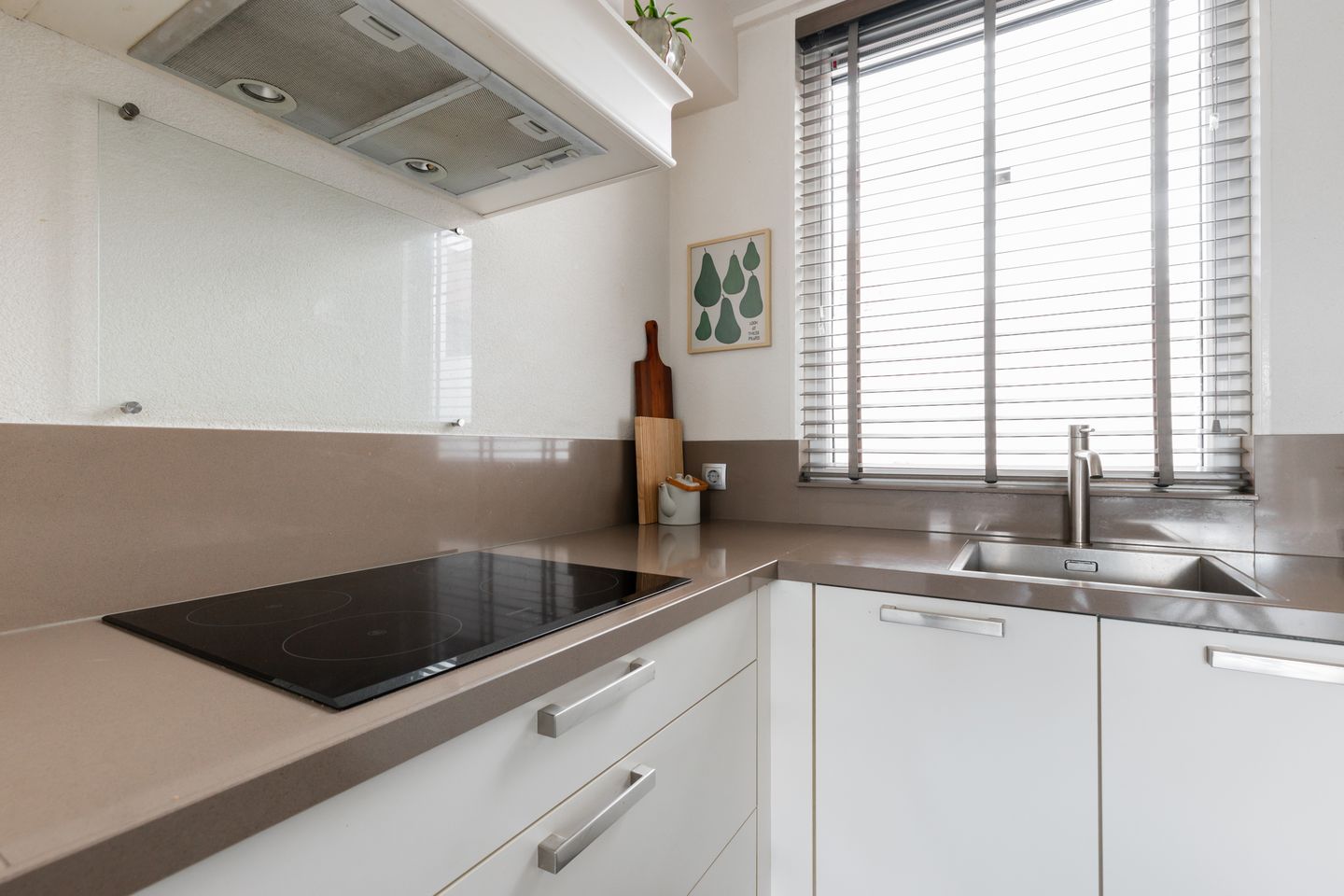 Photo 20 of Roer 272