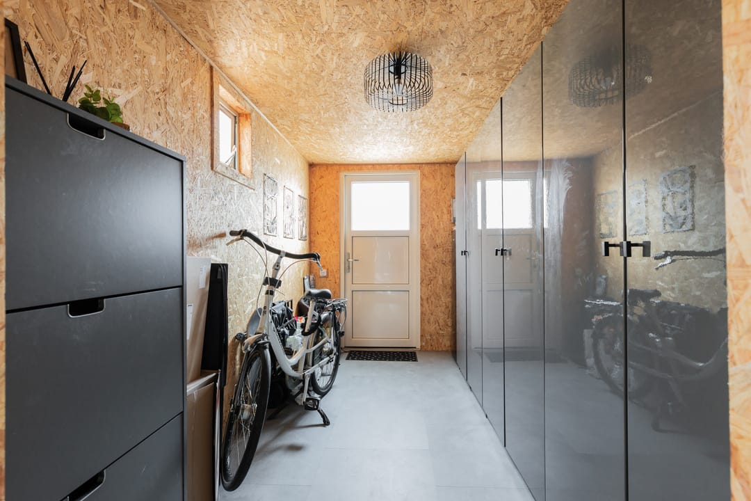 Photo 37 of Roer 272