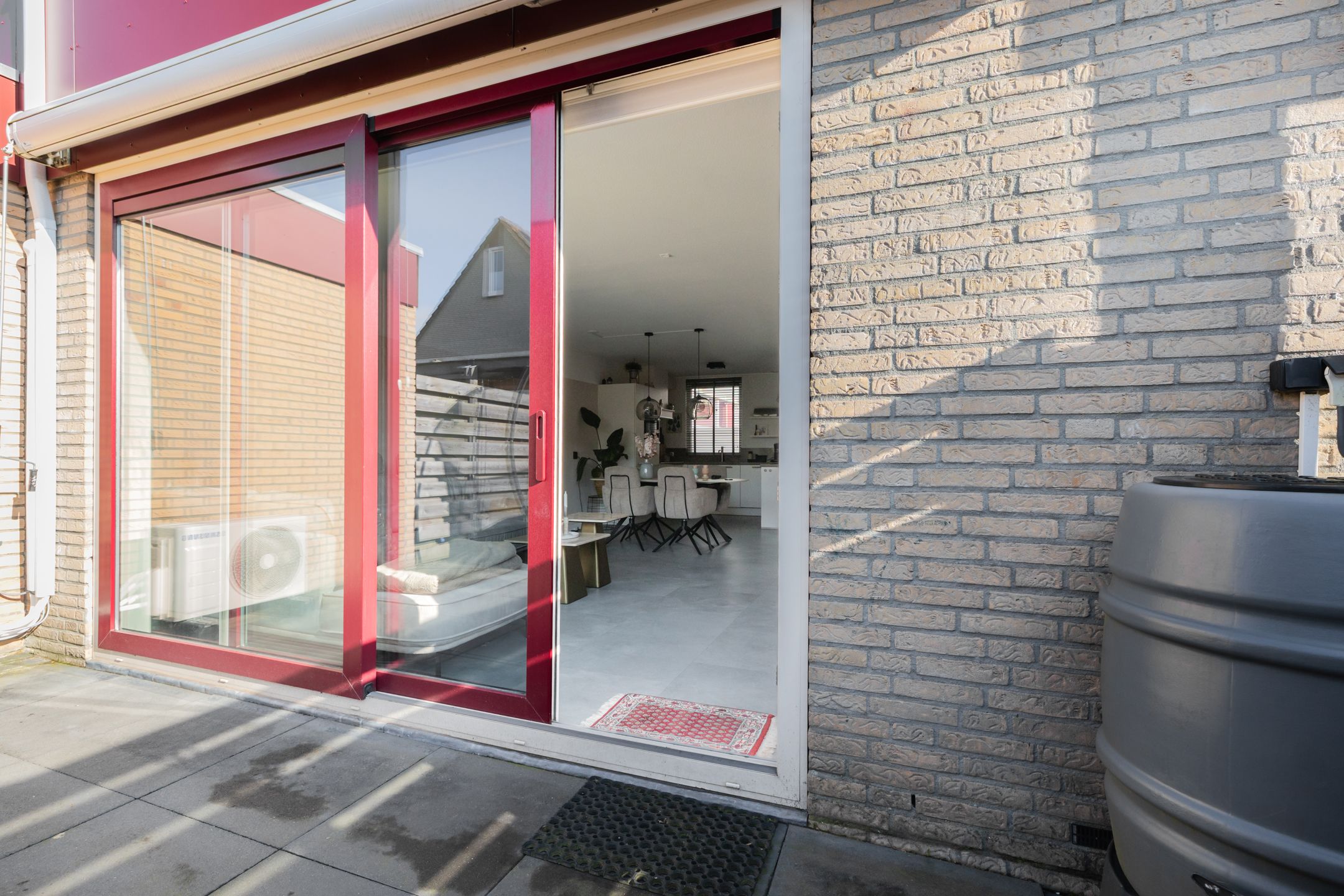 Photo 42 of Roer 272