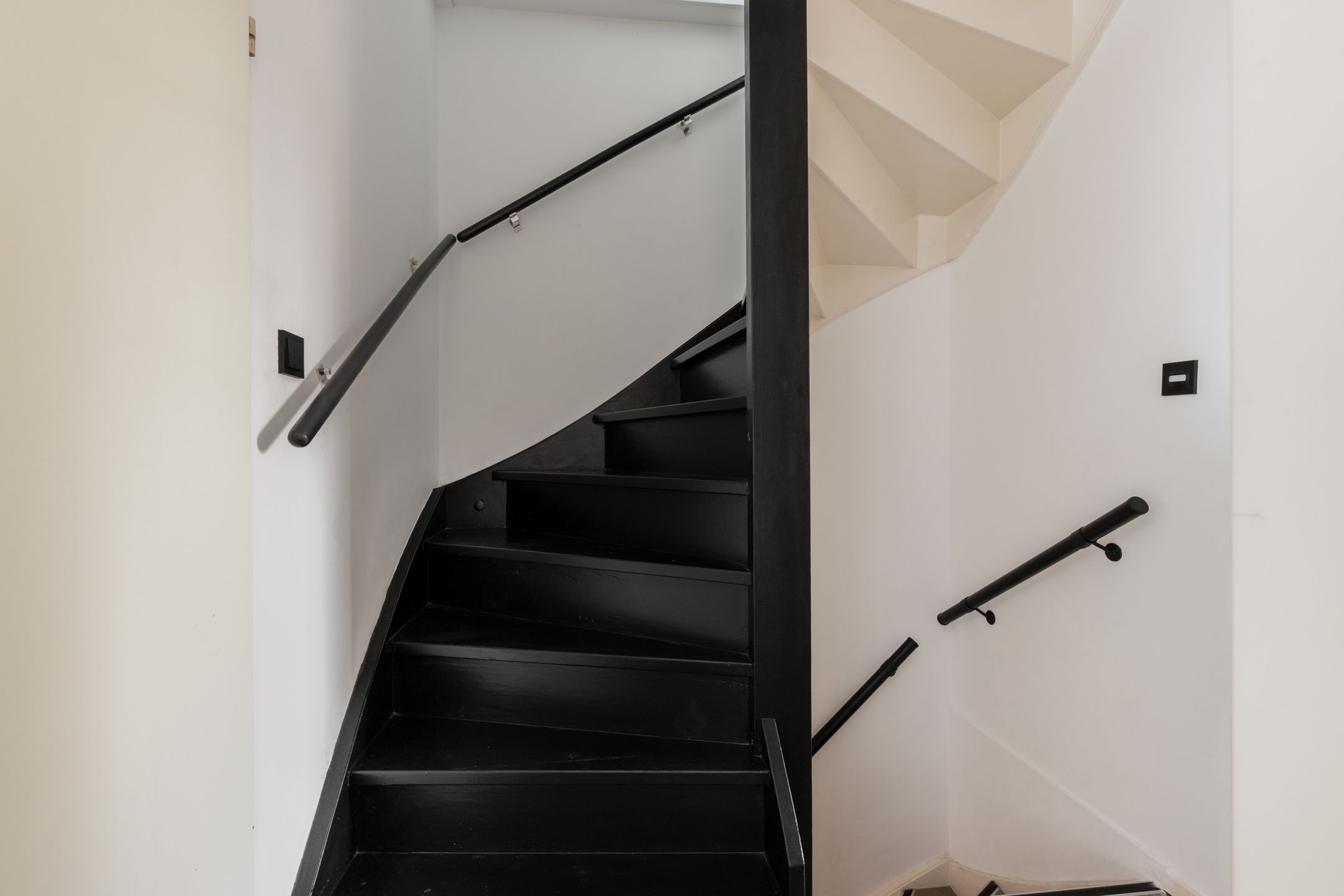 Photo 33 of Roer 272