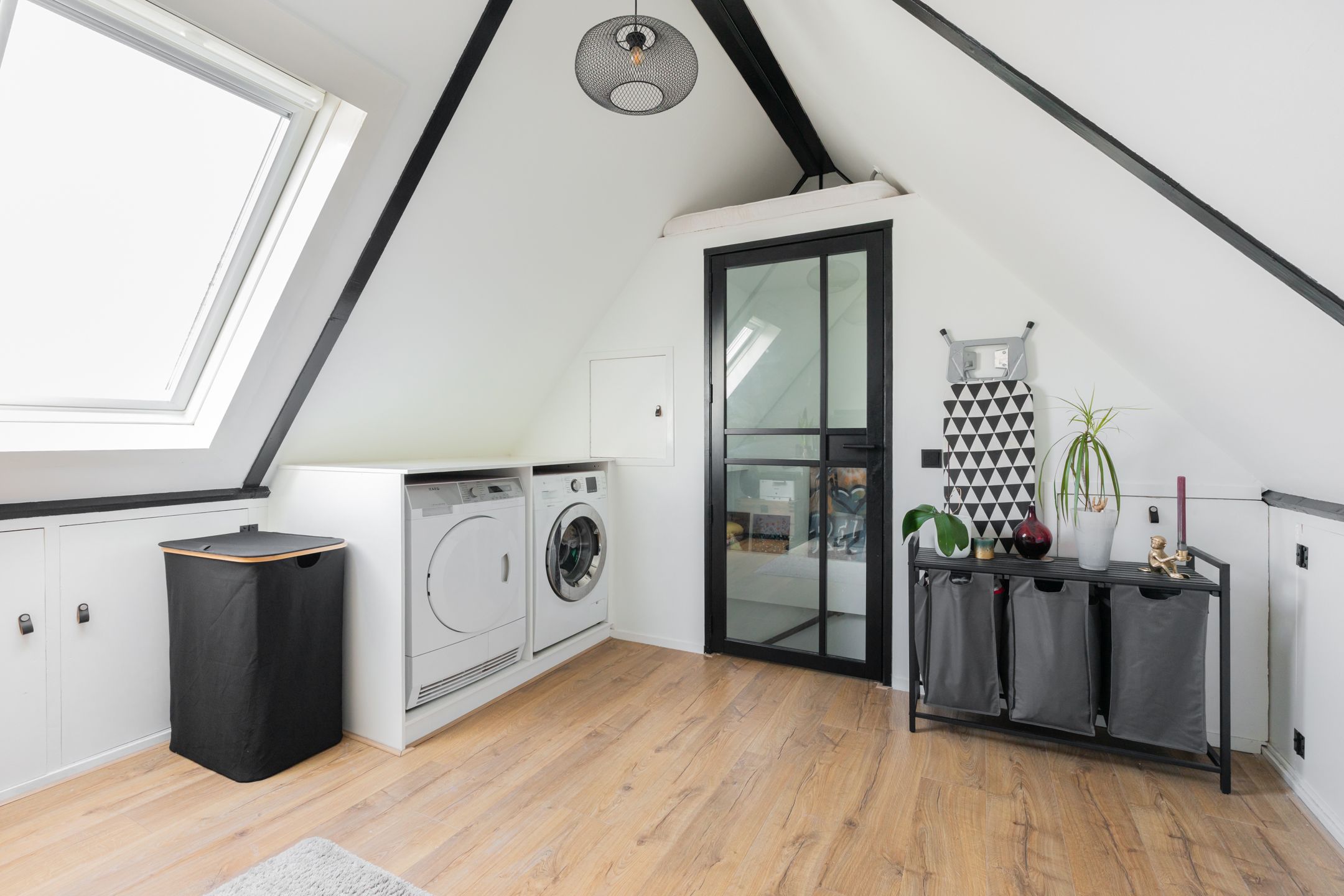 Photo 36 of Roer 272