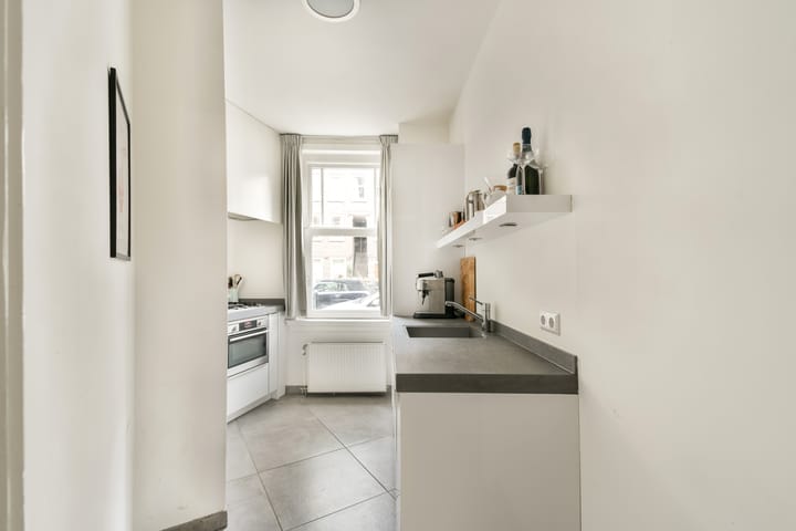 Photo 4 of Abbenesstraat 11-H