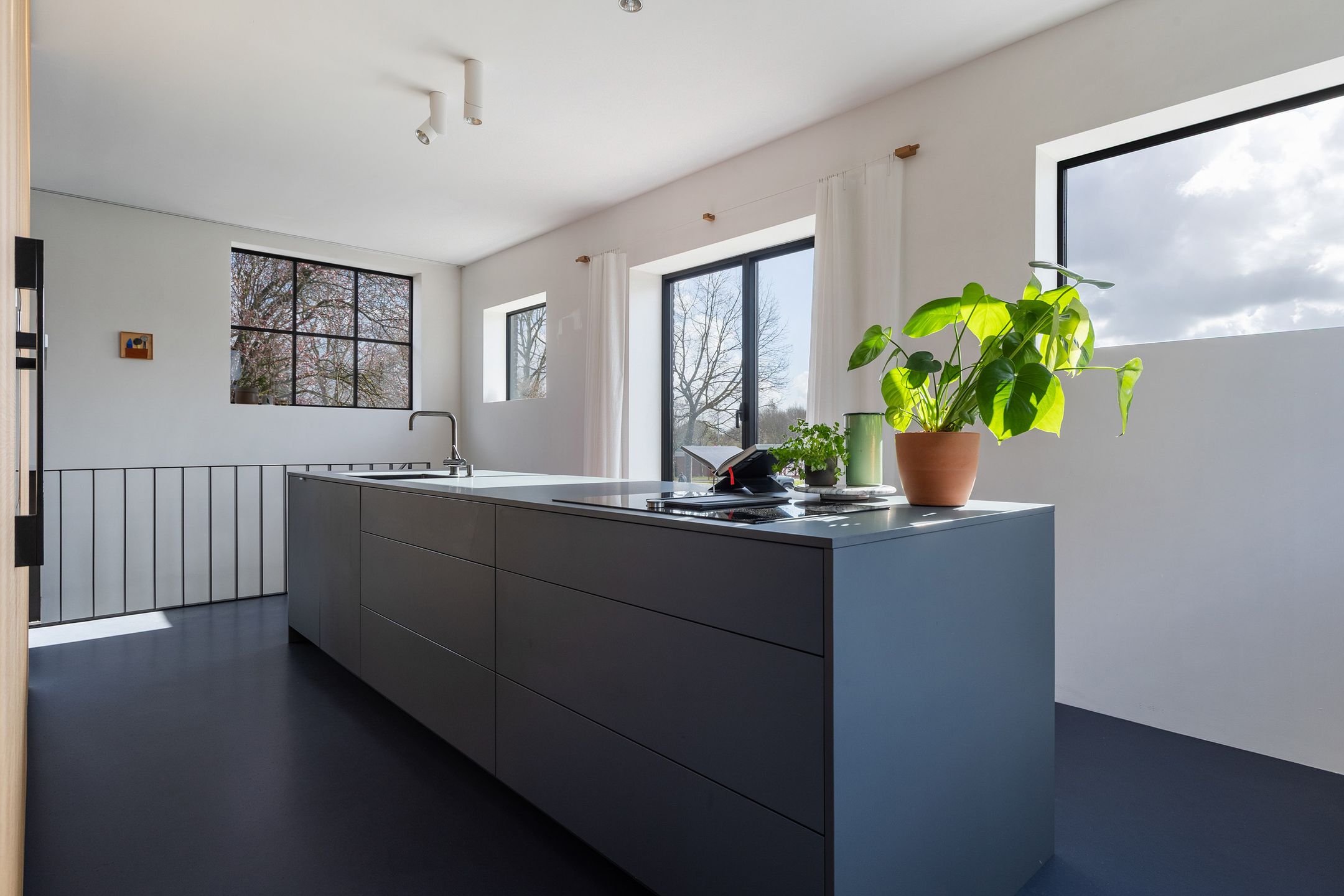 Foto 27 van Spoorstraat 49