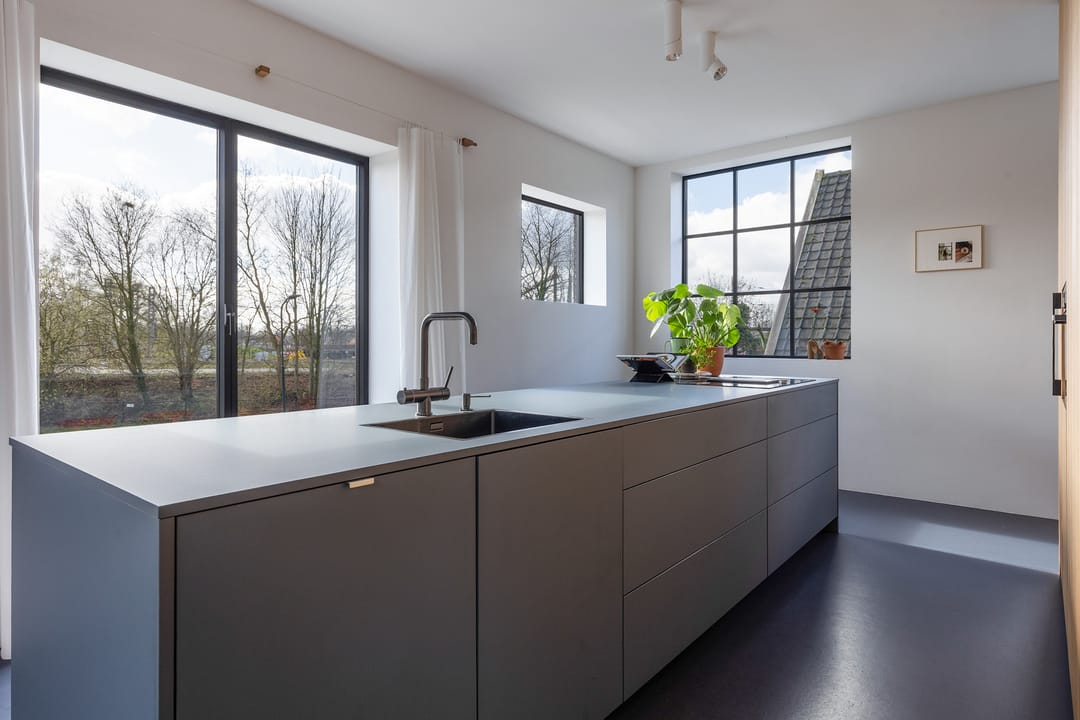 Foto 28 van Spoorstraat 49