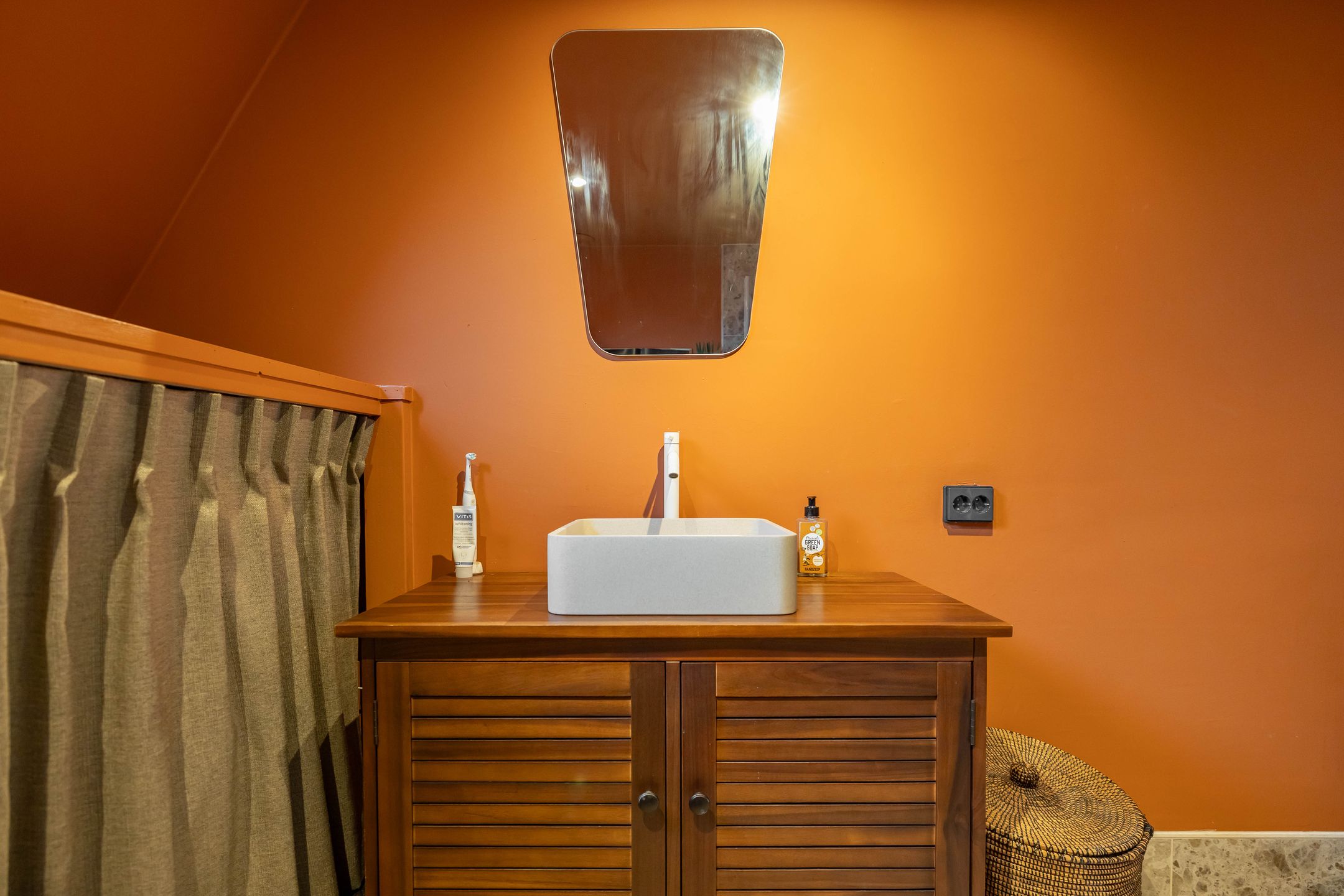 Foto 24 van Helper Weststraat 6-A