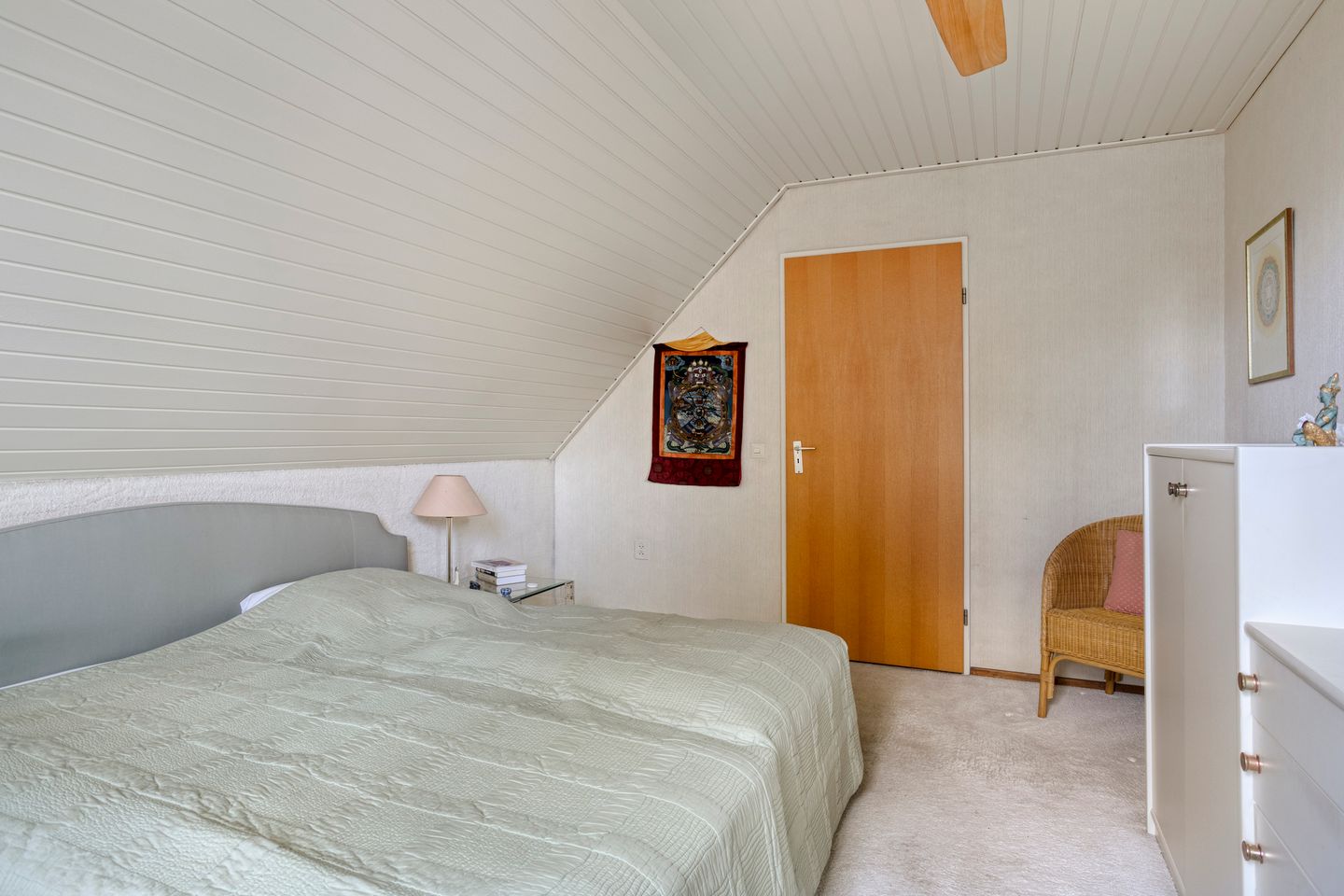 Detached House with Garage and Private Garden — 18