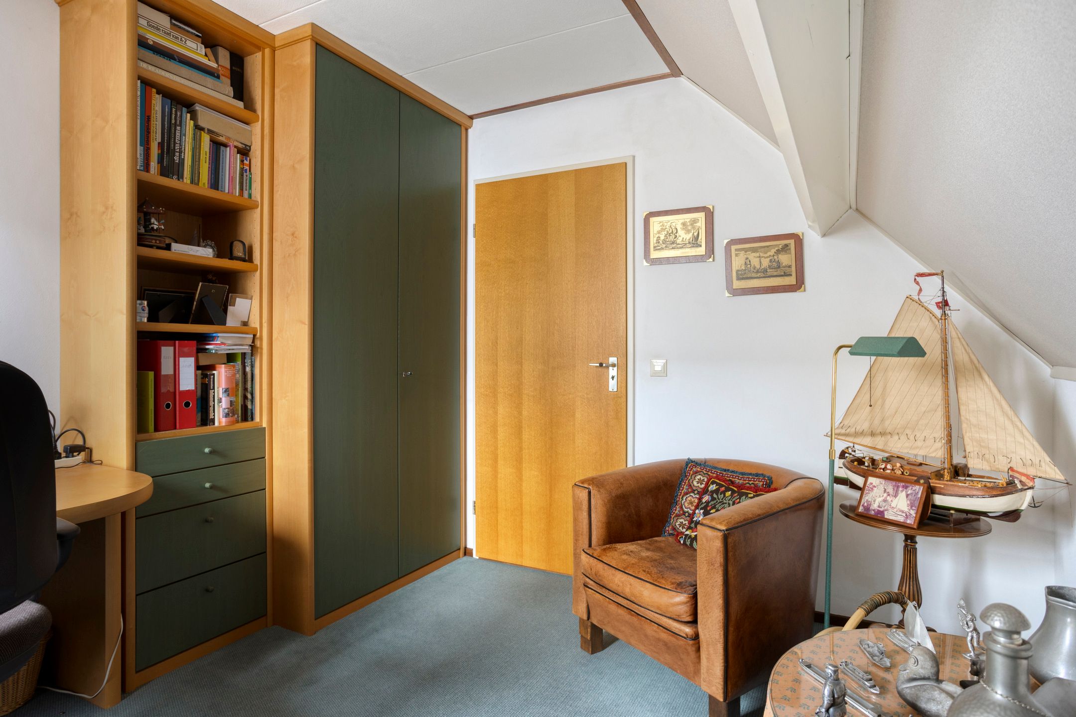 Detached House with Garage and Private Garden — 26