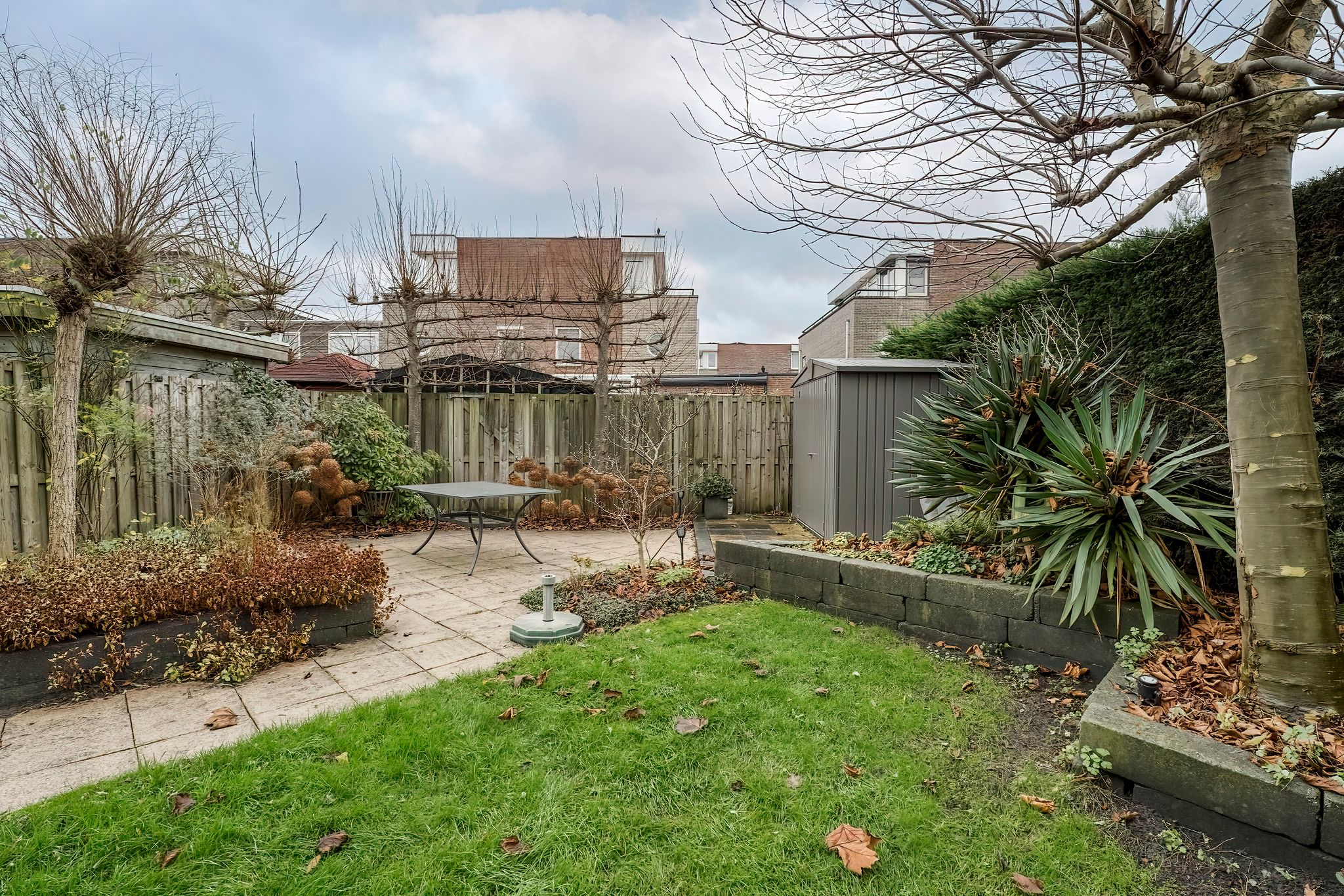 Spacious semi-detached family home in a quiet and green location in Hoofddorp — 13