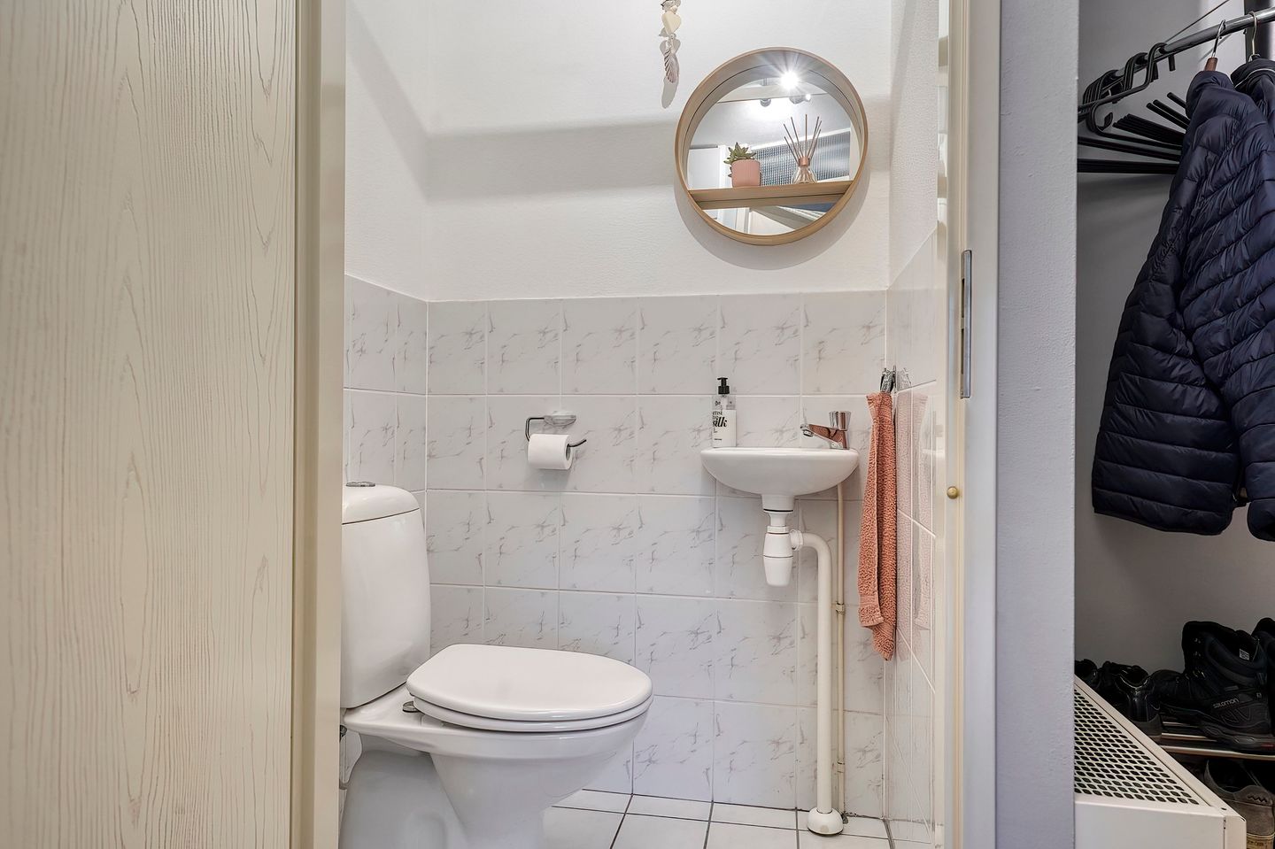 Spacious semi-detached family home in a quiet and green location in Hoofddorp — 17
