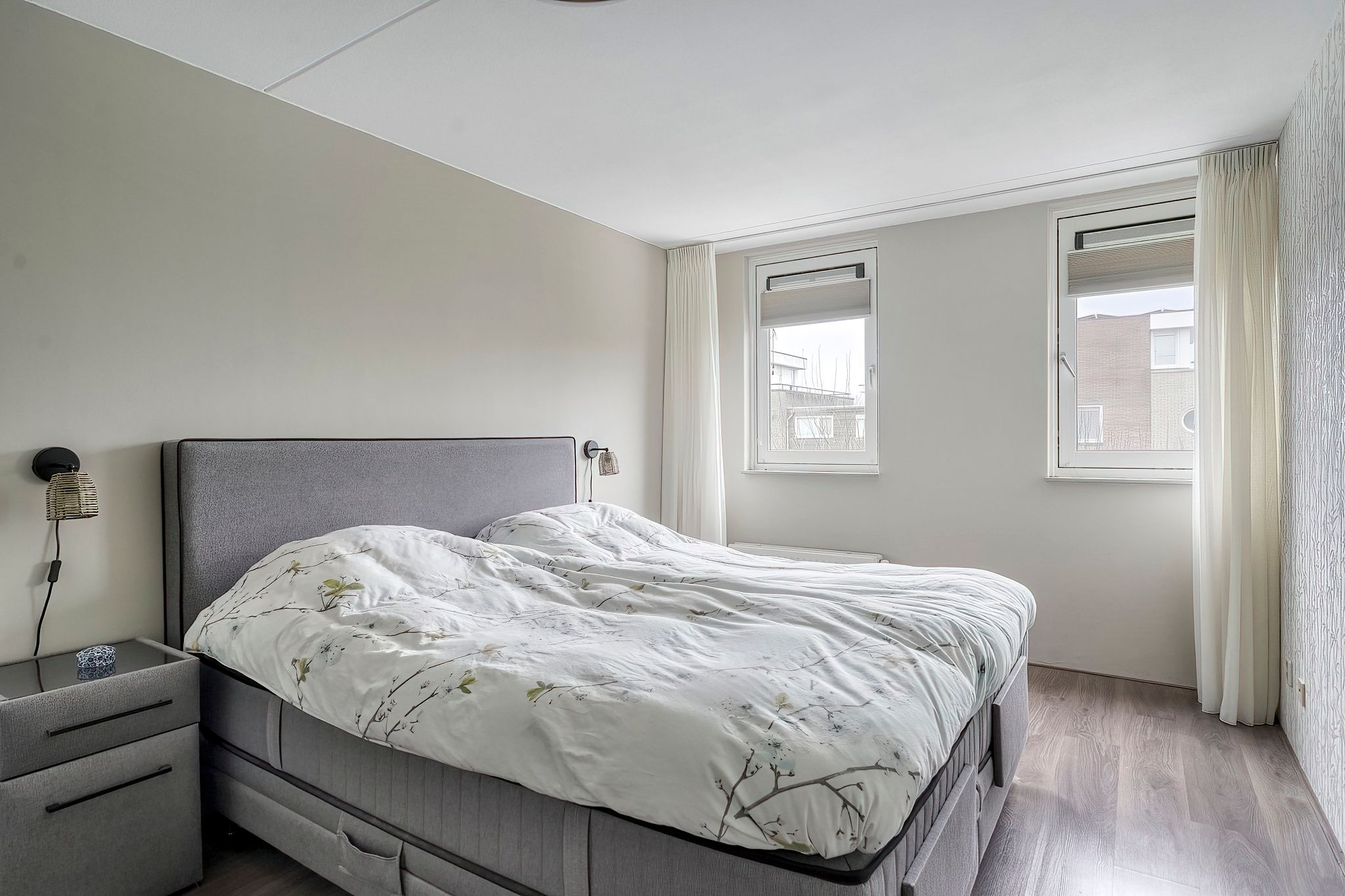 Spacious semi-detached family home in a quiet and green location in Hoofddorp — 19