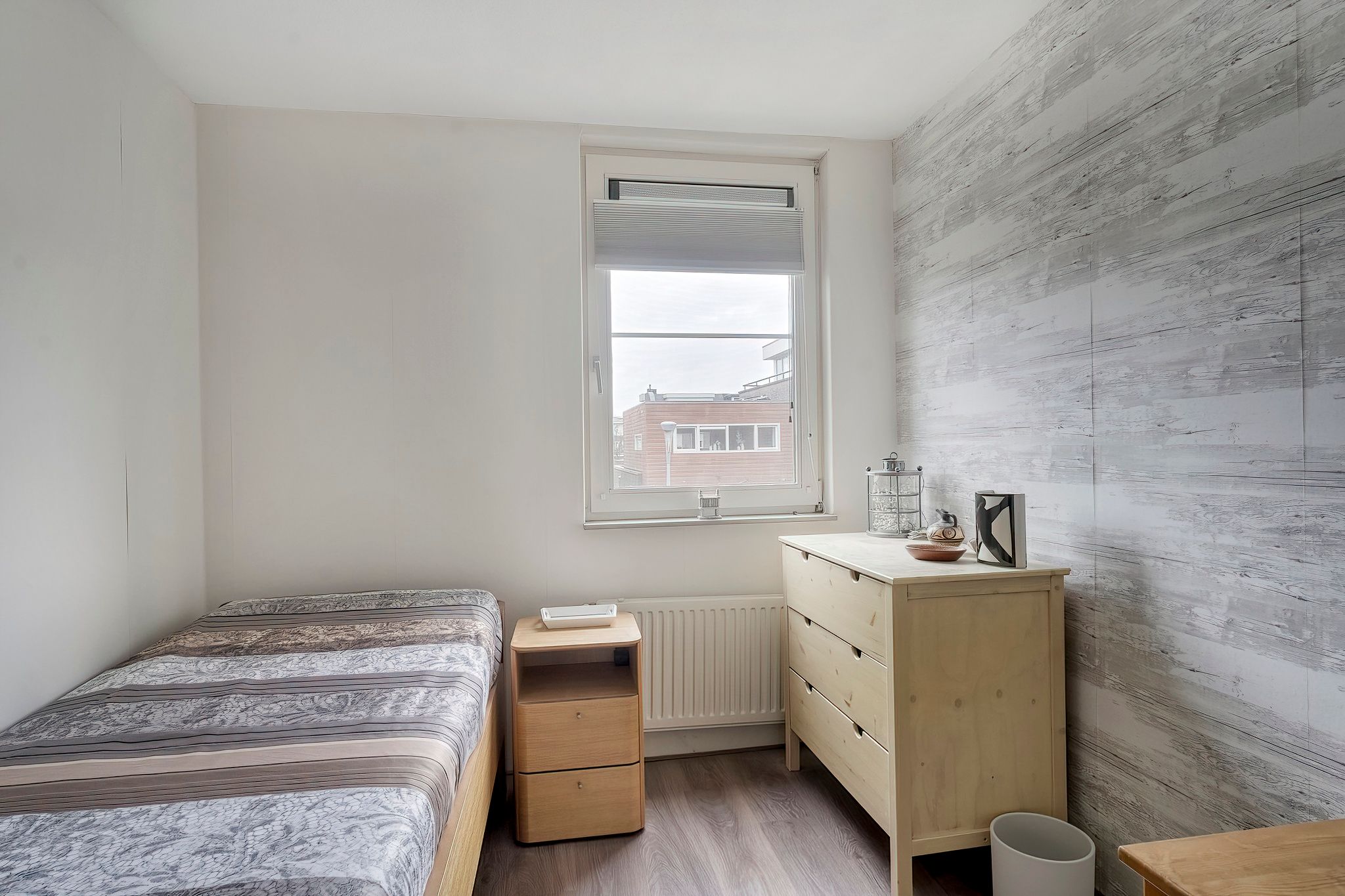 Spacious semi-detached family home in a quiet and green location in Hoofddorp — 25