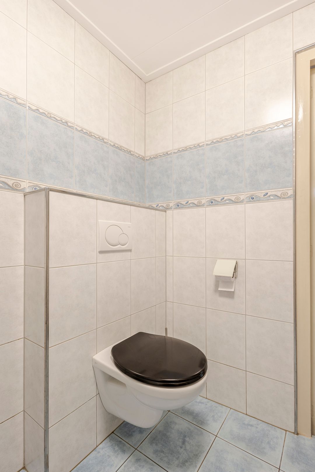 Historic Canal-Side Terraced House with Renovation Potential in Nieuwpoort Fortifications — 12