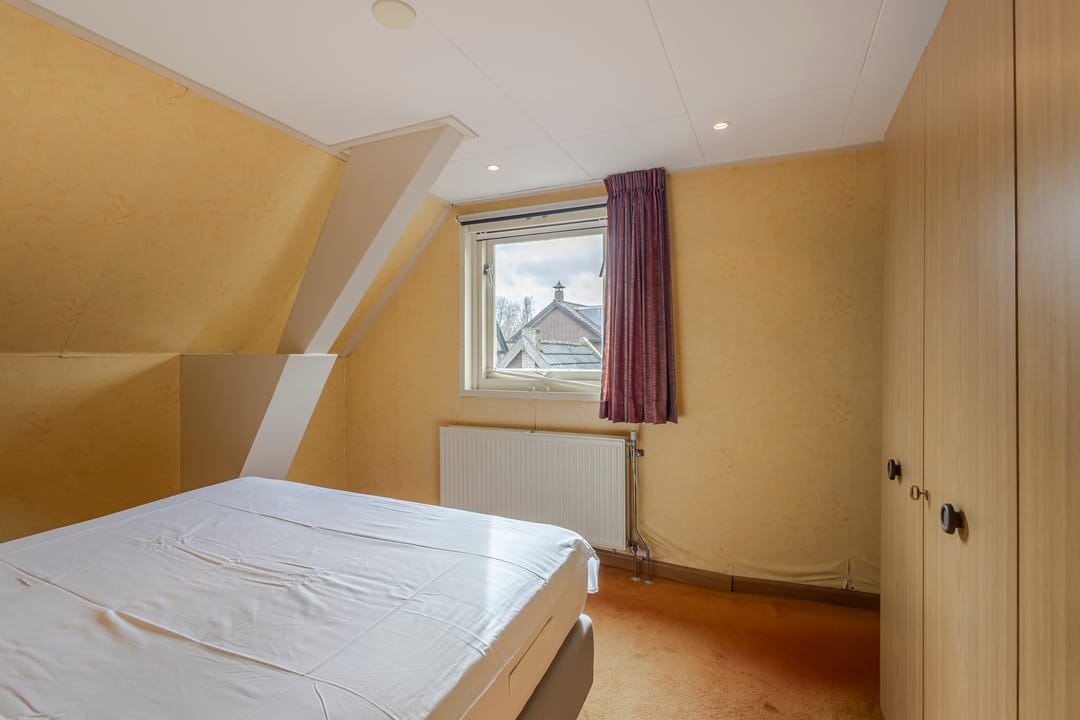 Historic Canal-Side Terraced House with Renovation Potential in Nieuwpoort Fortifications — 13