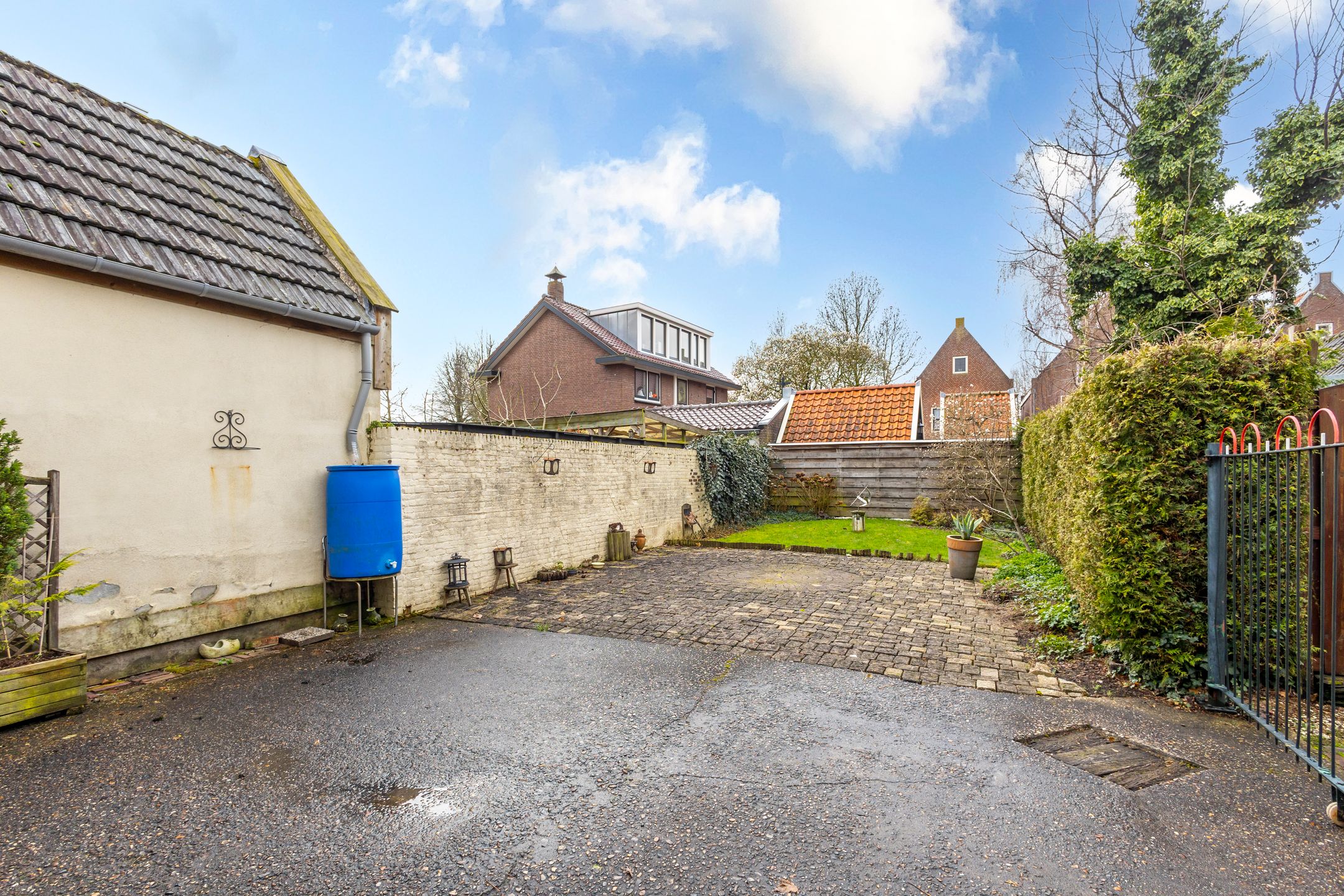 Historic Canal-Side Terraced House with Renovation Potential in Nieuwpoort Fortifications — 18