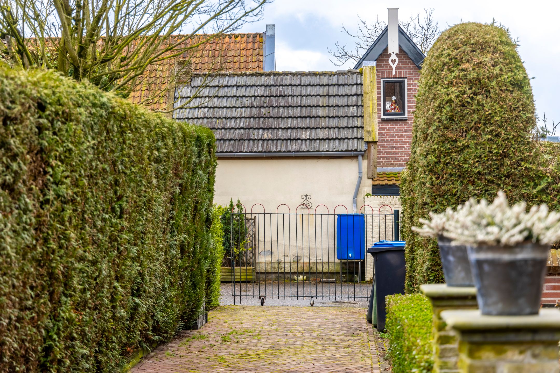 Historic Canal-Side Terraced House with Renovation Potential in Nieuwpoort Fortifications — 24