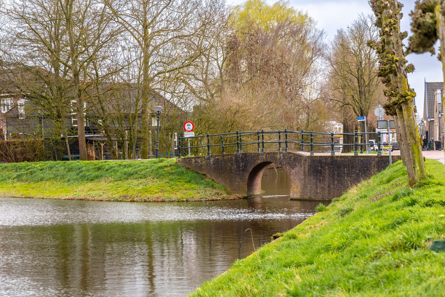 Historic Canal-Side Terraced House with Renovation Potential in Nieuwpoort Fortifications — 31