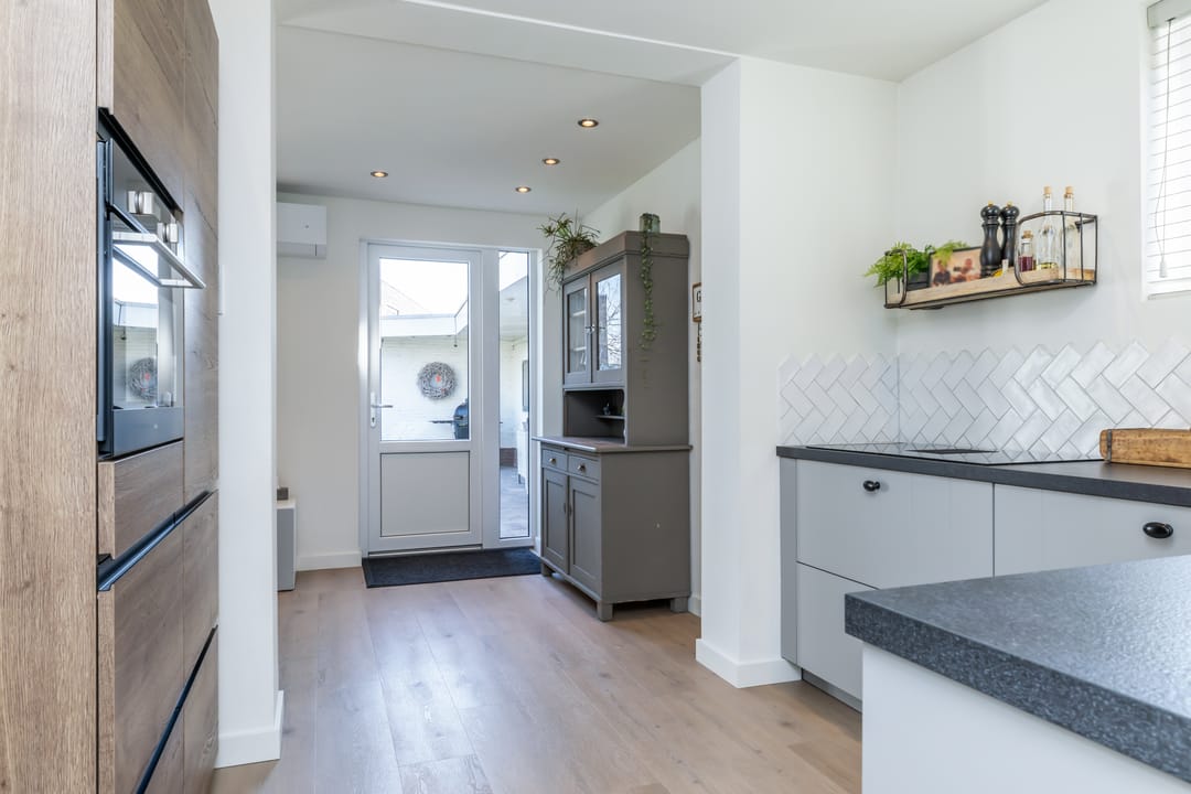 Photo 16 of Burg. Beckersstraat 9