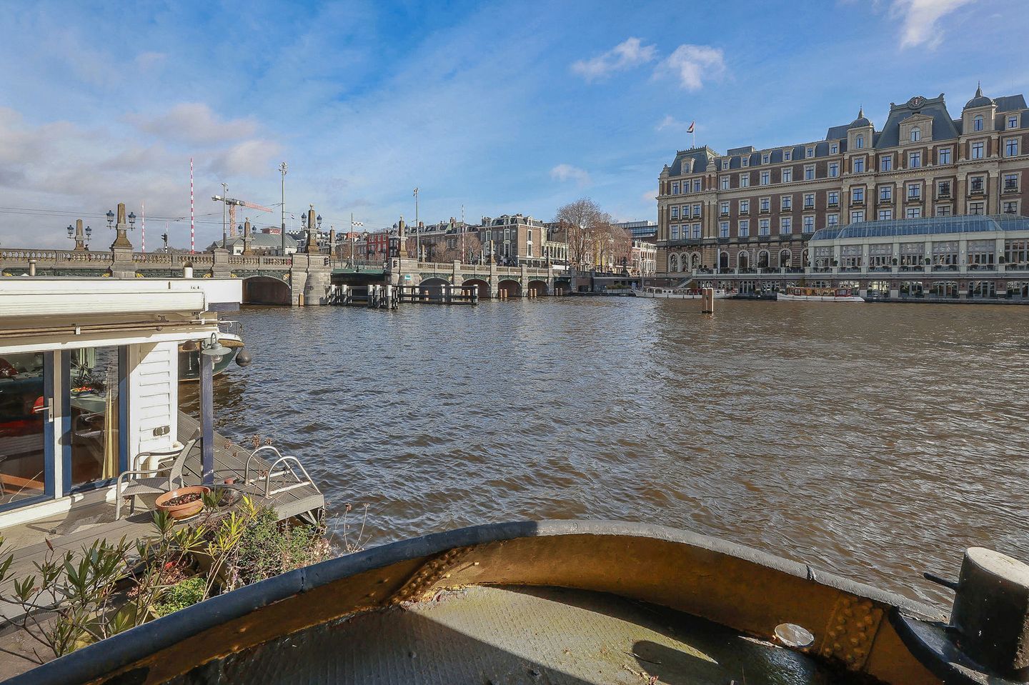 Unique Houseboat with Amstel Views in Amsterdam — 20