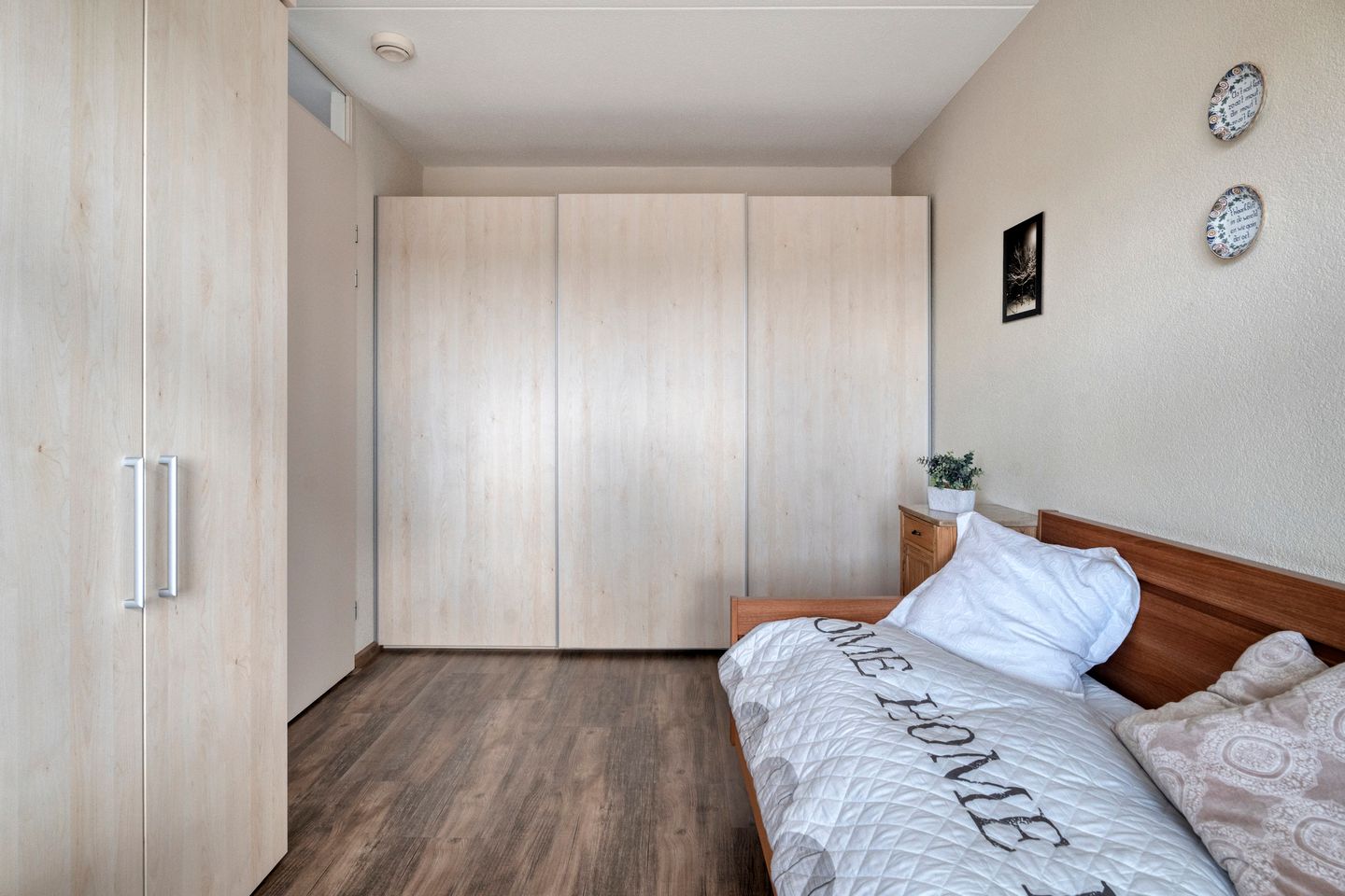 Spacious 3-Room Apartment with Balcony, Parking and Lift — 21