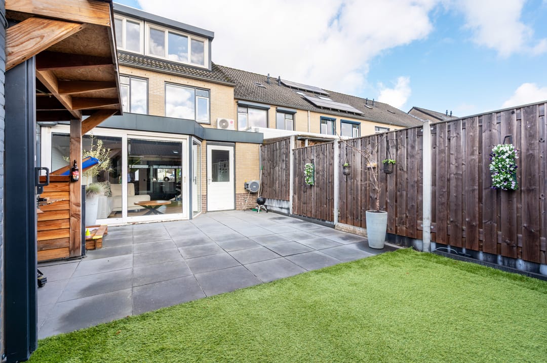 Spacious and Modernized Terraced House with Energy Label A and Luxury Bathroom in Welgelegen — 26