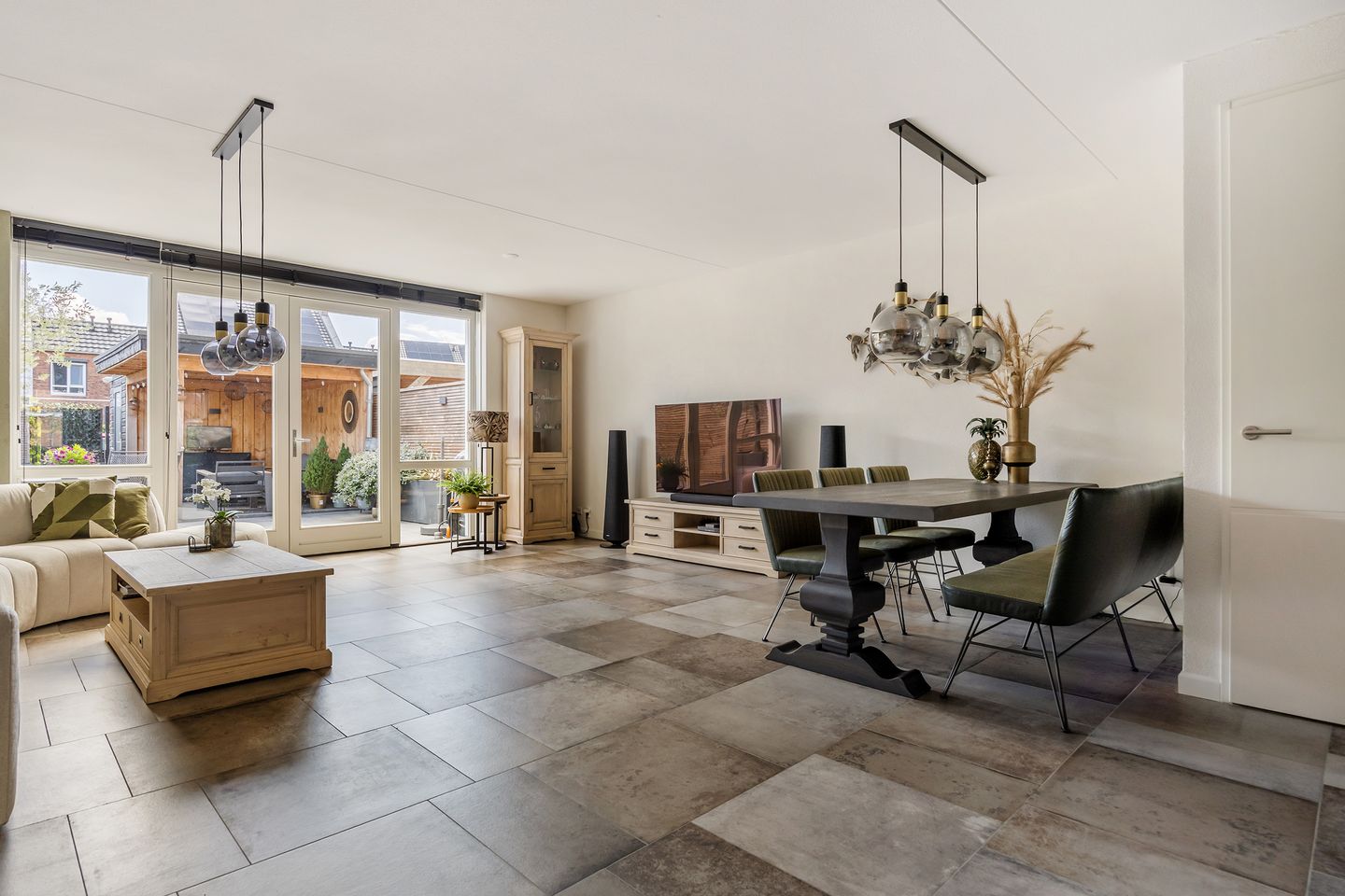 Photo 5 of Adjudant 16