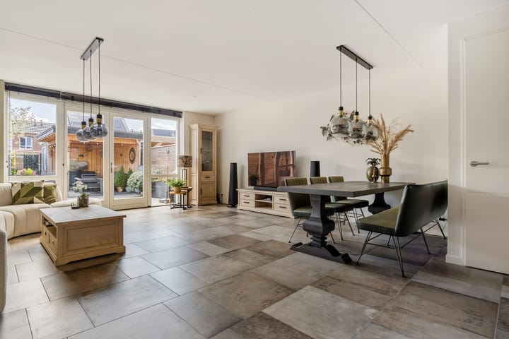 Photo 5 of Adjudant 16