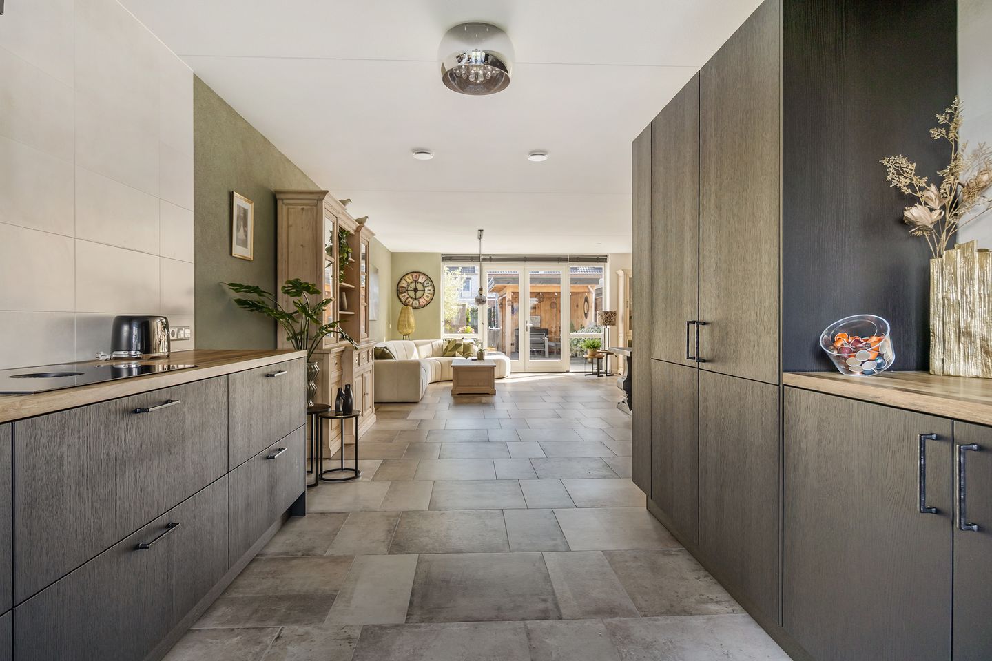 Photo 10 of Adjudant 16