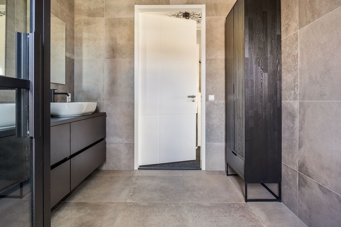 Photo 19 of Adjudant 16