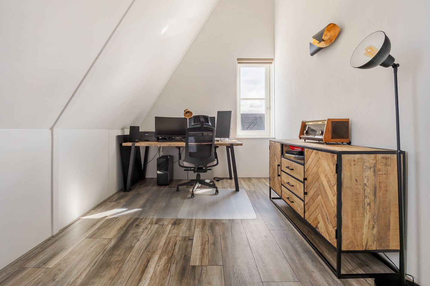 Photo 25 of Adjudant 16