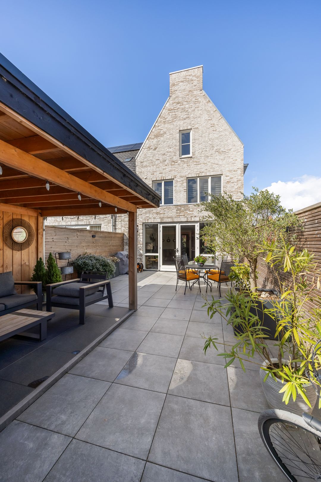 Photo 13 of Adjudant 16