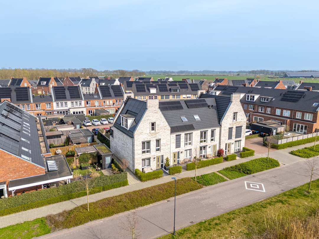 Photo 32 of Adjudant 16