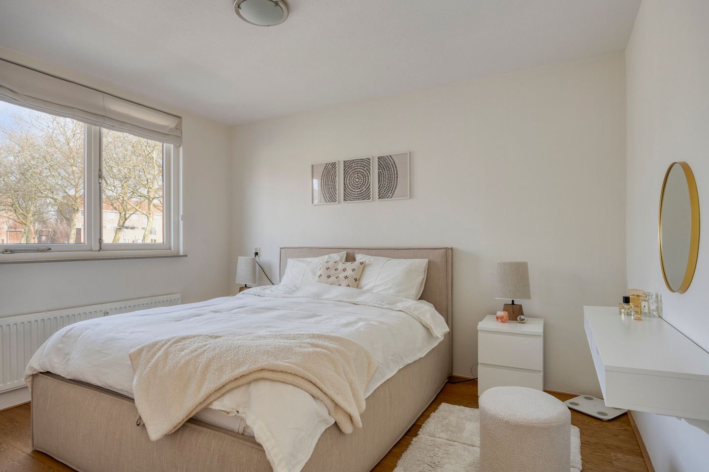 Well-maintained 5-room family home with 4 bedrooms and south-facing garden in Schollevaar neighborhood — 19
