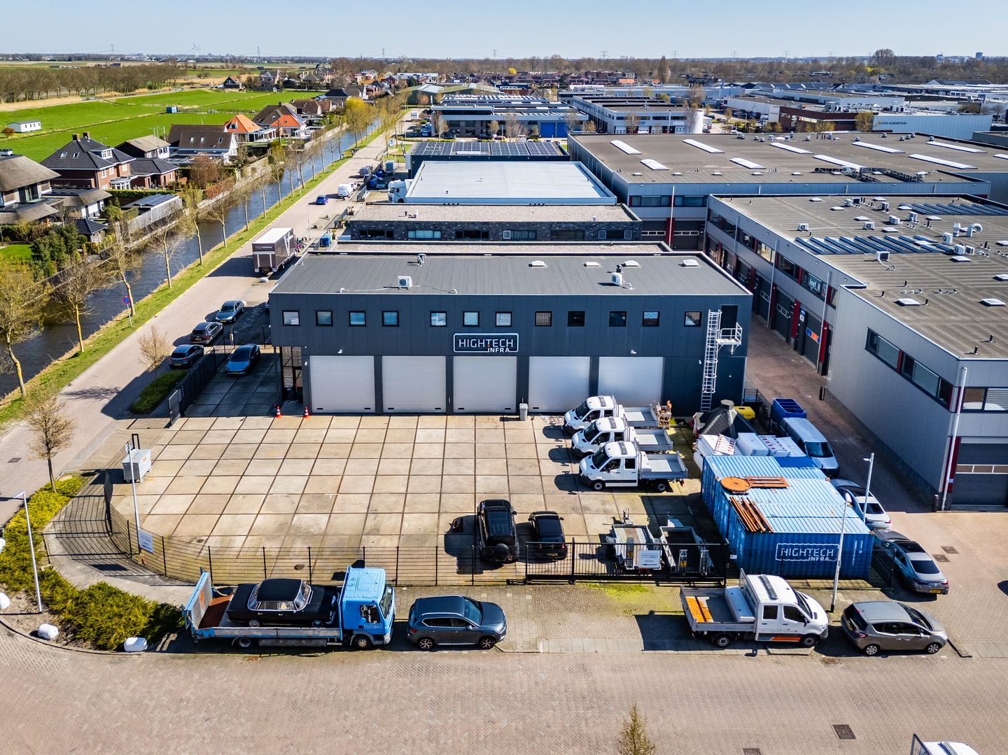 Bekijk foto 2 van Van der Waalsstraat 42