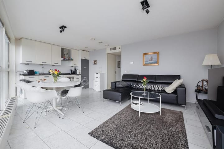 Photo 4 of Jufferstraat 250