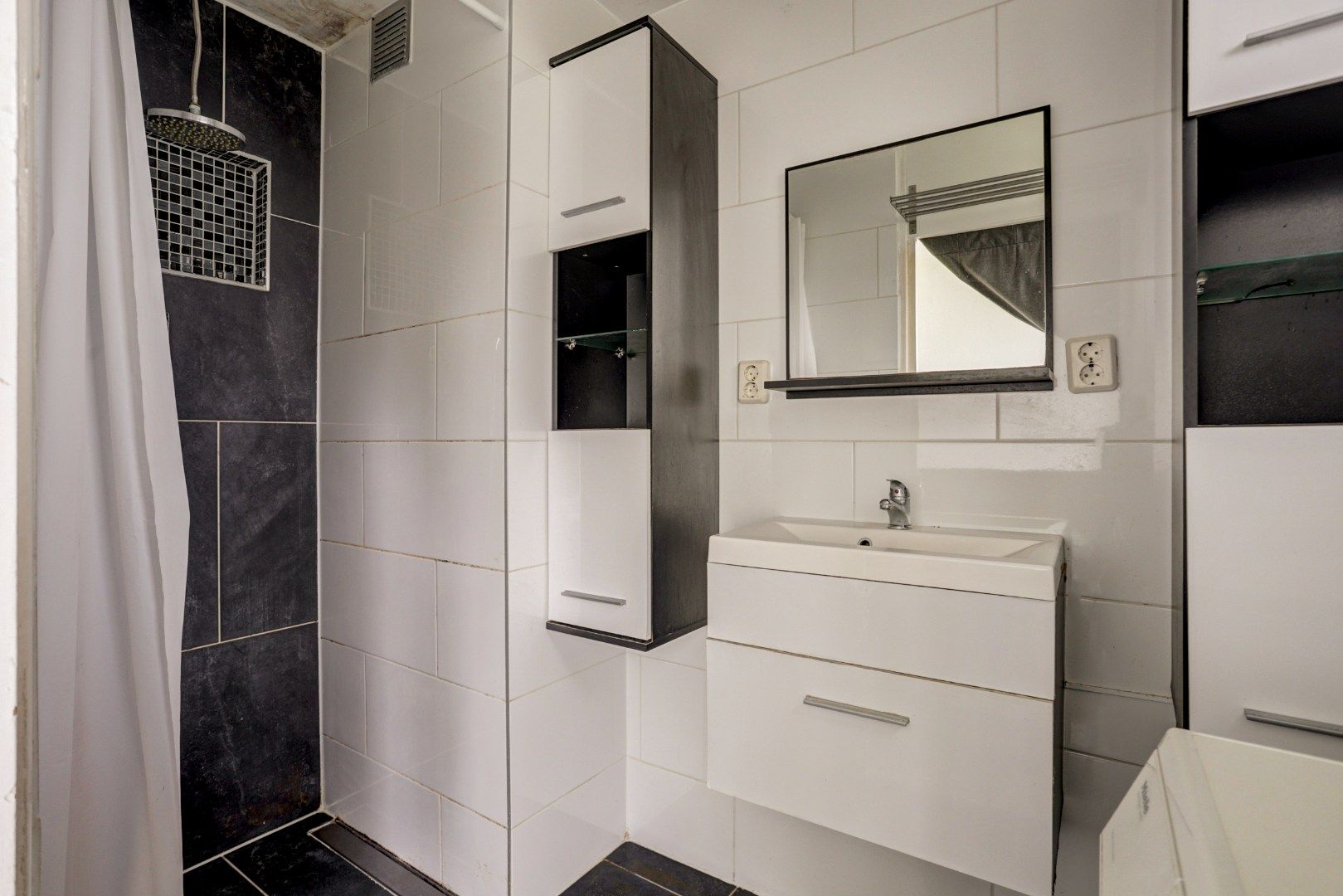 Photo 15 of Blondeelstraat 140