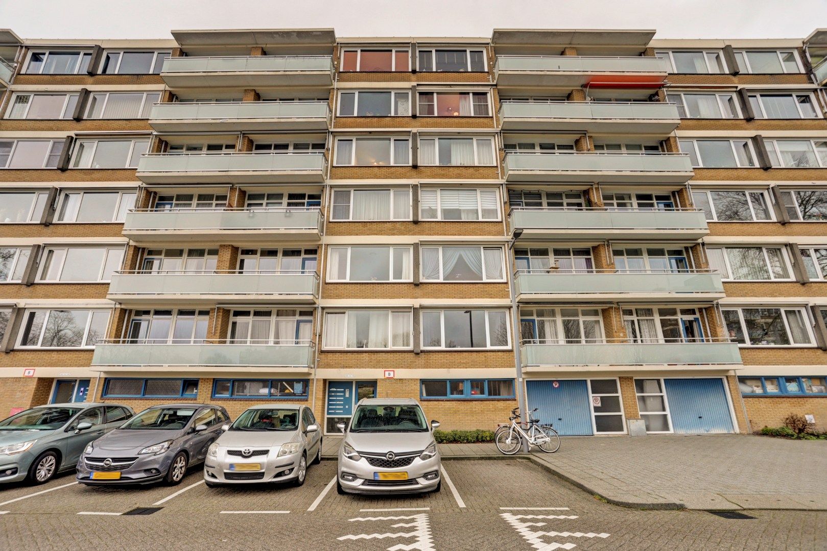 Photo 24 of Blondeelstraat 140