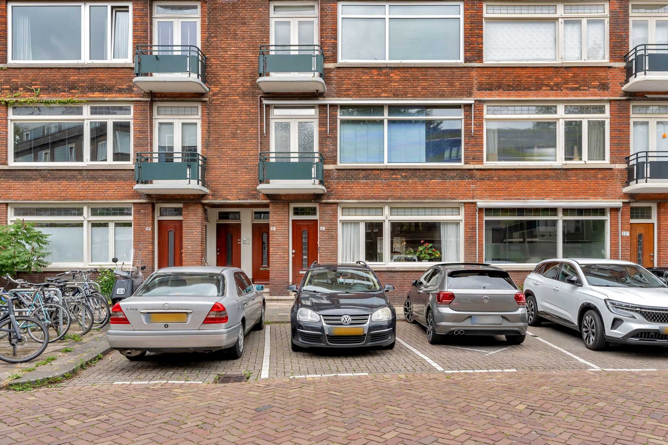Photo 6 of Dresselhuysstraat 18-B