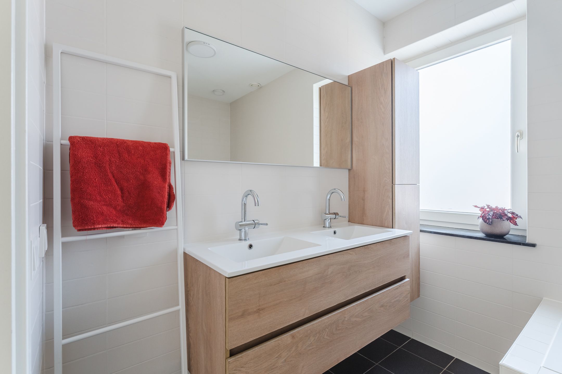 Photo 54 of Herbert Kawanstraat 3