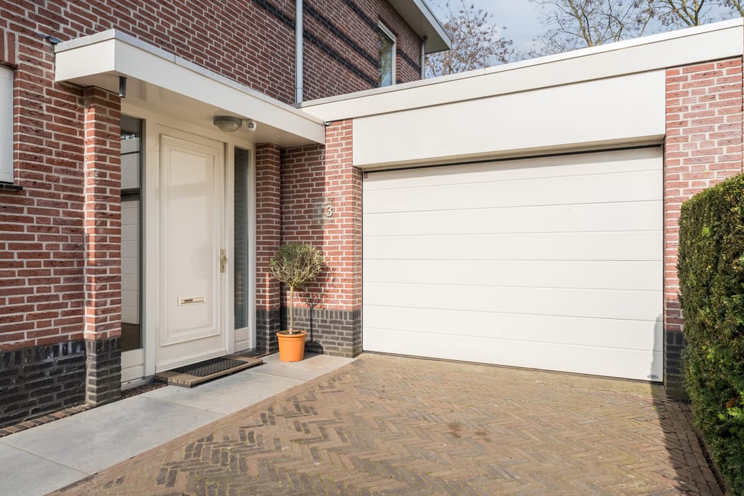 Photo 61 of Herbert Kawanstraat 3